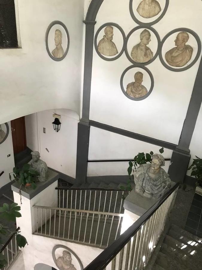 Chiaia Guest House Napoli Bagian luar foto