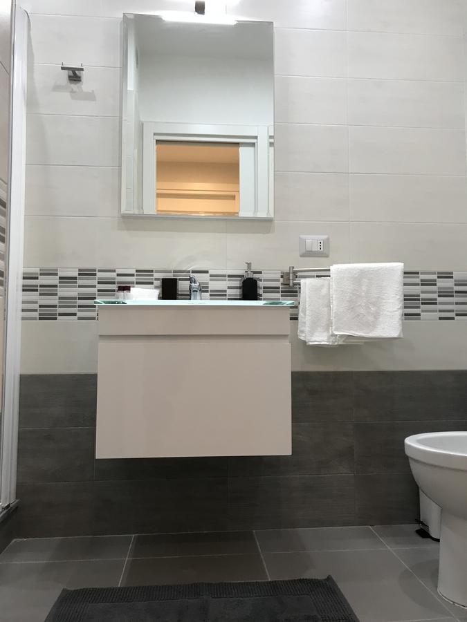 Chiaia Guest House Napoli Bagian luar foto