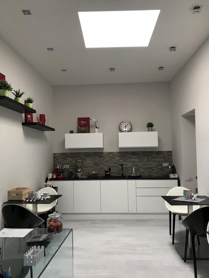 Chiaia Guest House Napoli Bagian luar foto