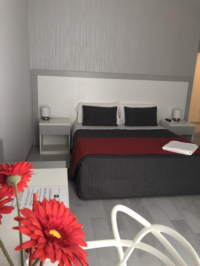 Chiaia Guest House Napoli Bagian luar foto