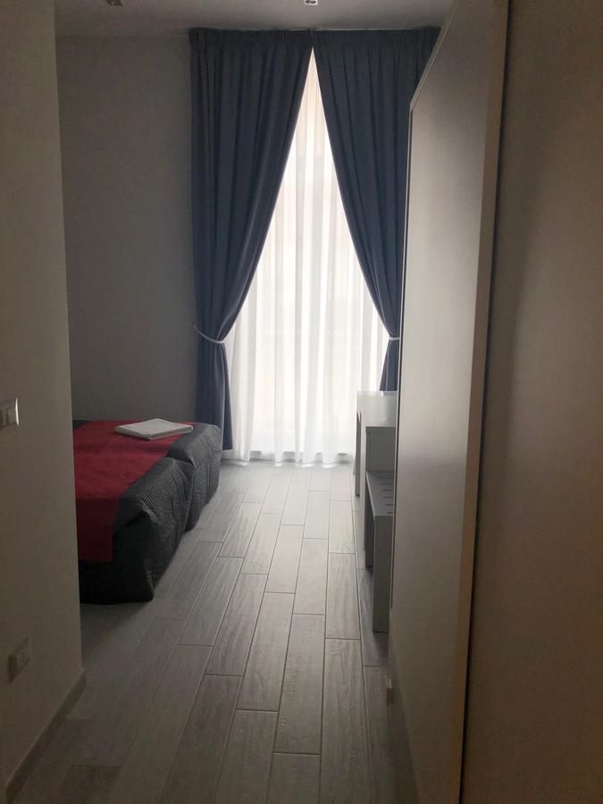 Chiaia Guest House Napoli Bagian luar foto
