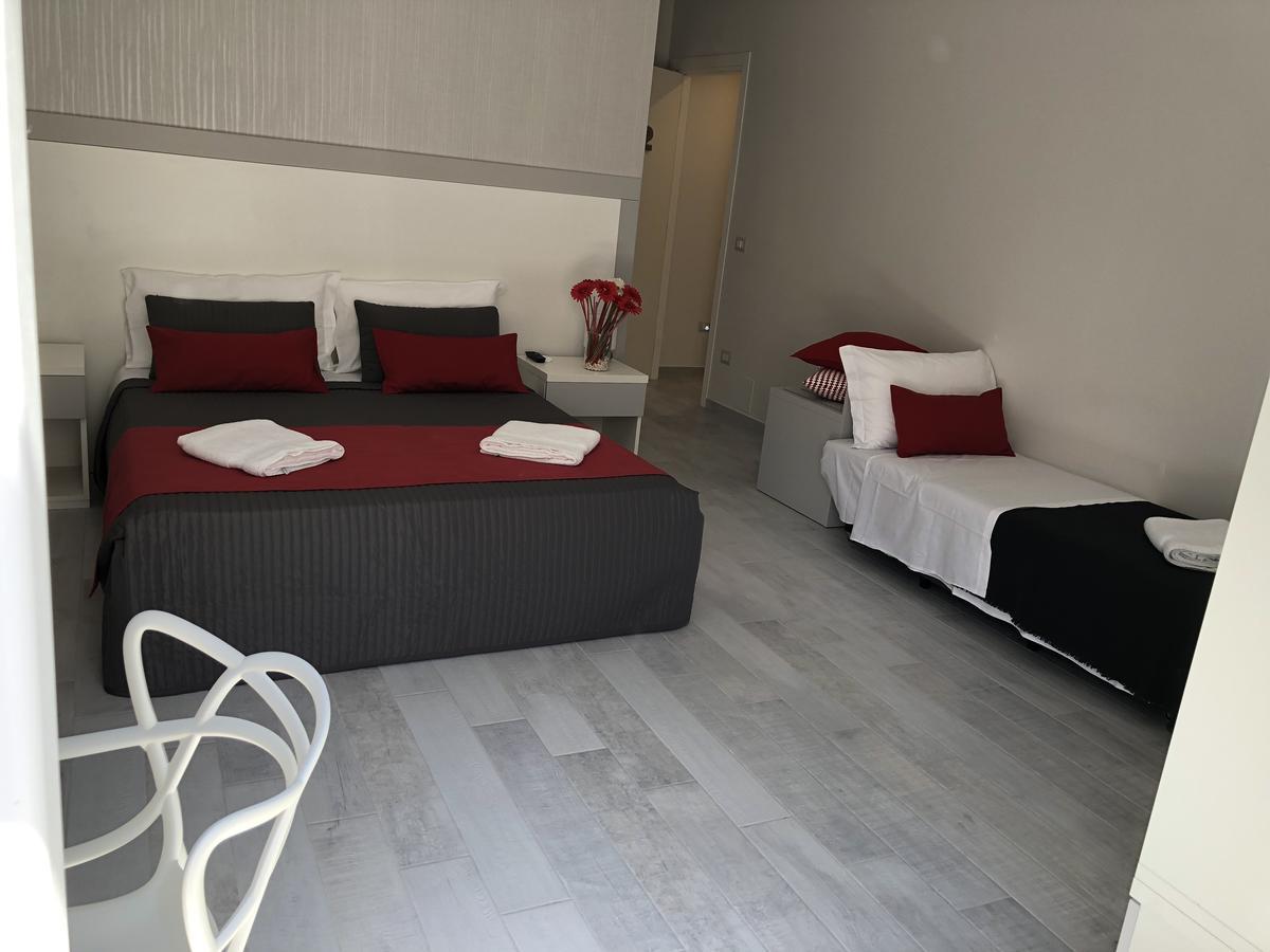 Chiaia Guest House Napoli Bagian luar foto