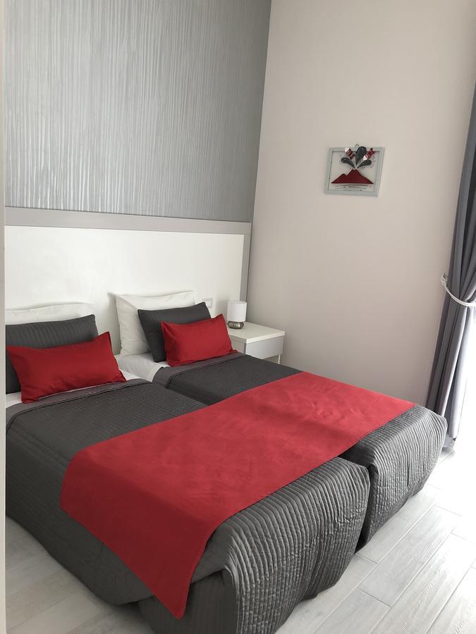 Chiaia Guest House Napoli Bagian luar foto