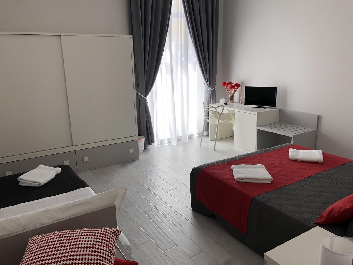 Chiaia Guest House Napoli Bagian luar foto