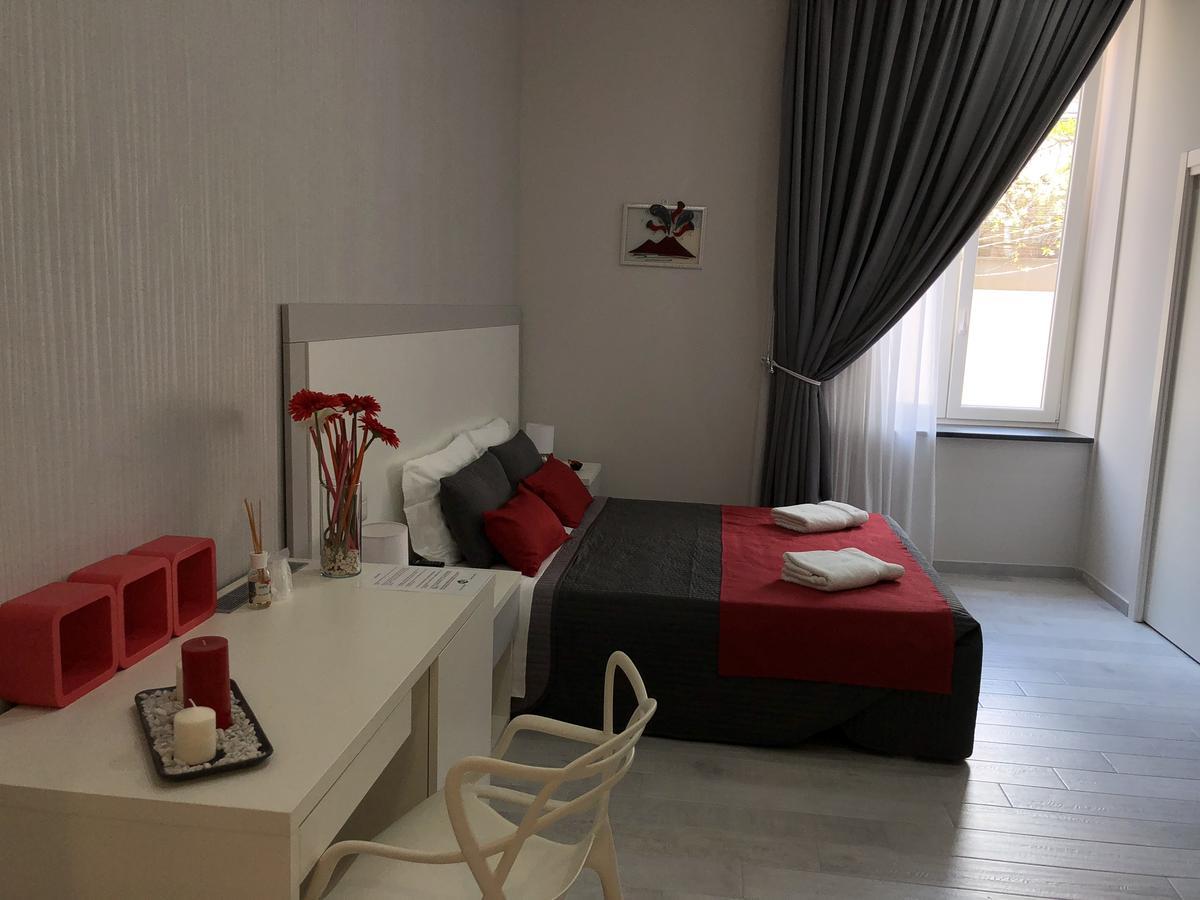 Chiaia Guest House Napoli Bagian luar foto
