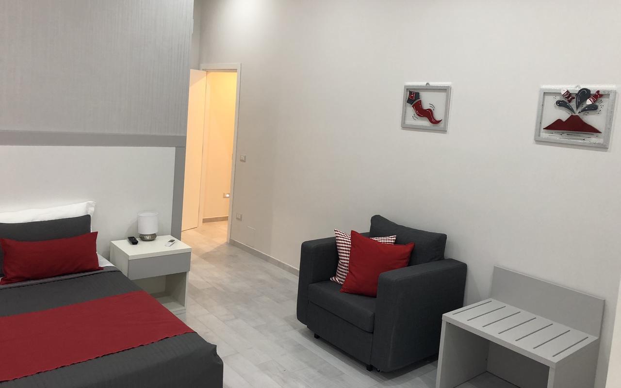 Chiaia Guest House Napoli Bagian luar foto