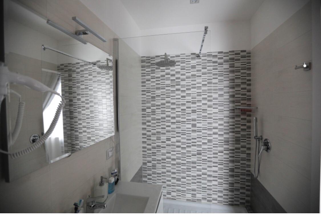 Chiaia Guest House Napoli Bagian luar foto