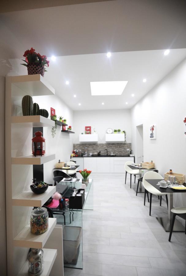 Chiaia Guest House Napoli Bagian luar foto