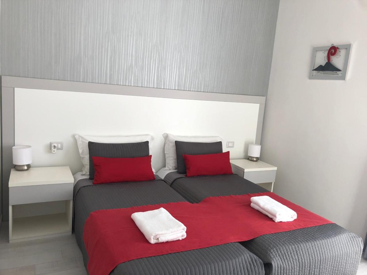 Chiaia Guest House Napoli Bagian luar foto