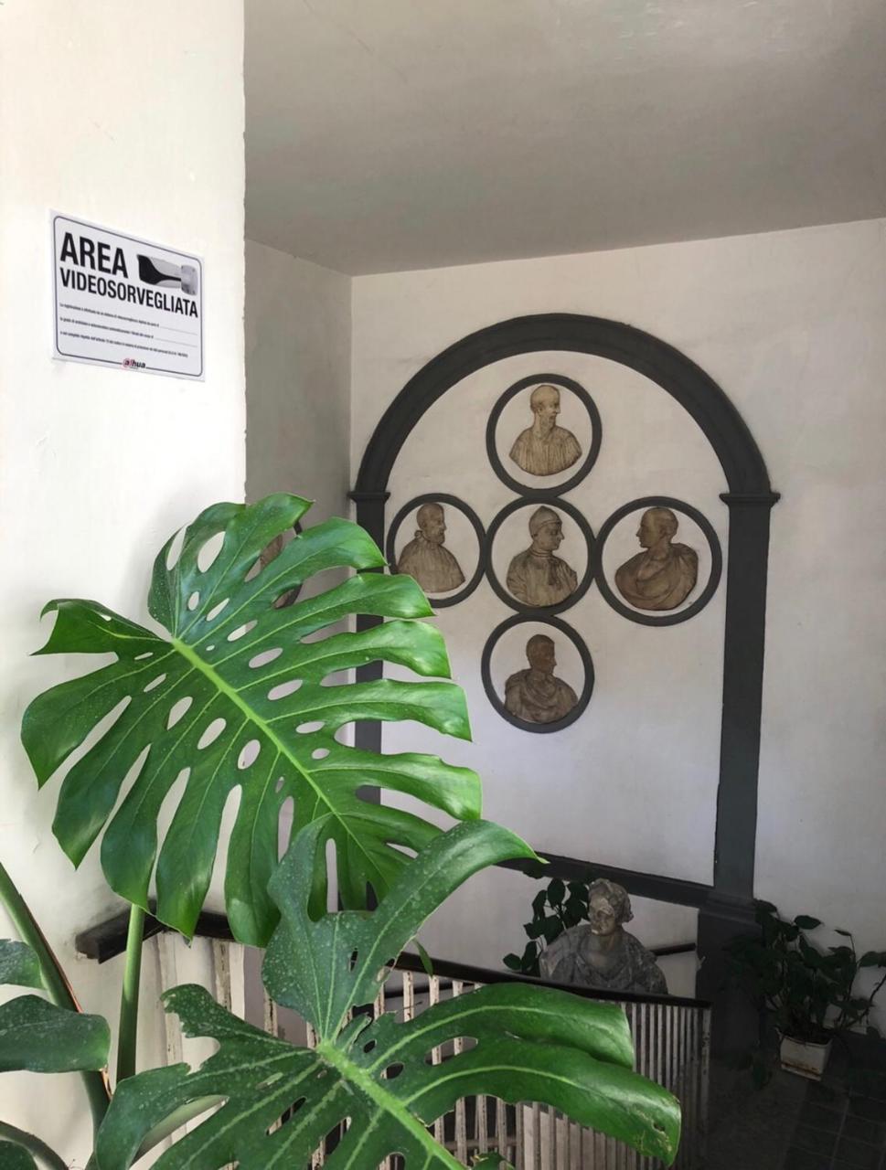 Chiaia Guest House Napoli Bagian luar foto
