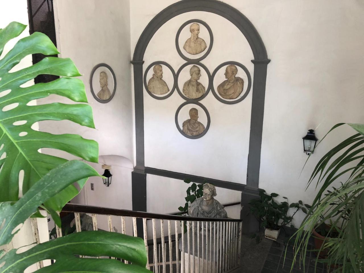 Chiaia Guest House Napoli Bagian luar foto