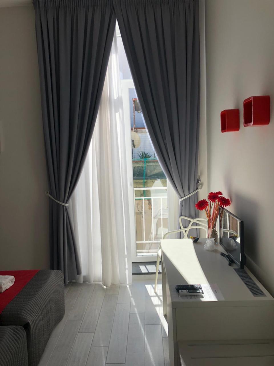 Chiaia Guest House Napoli Bagian luar foto